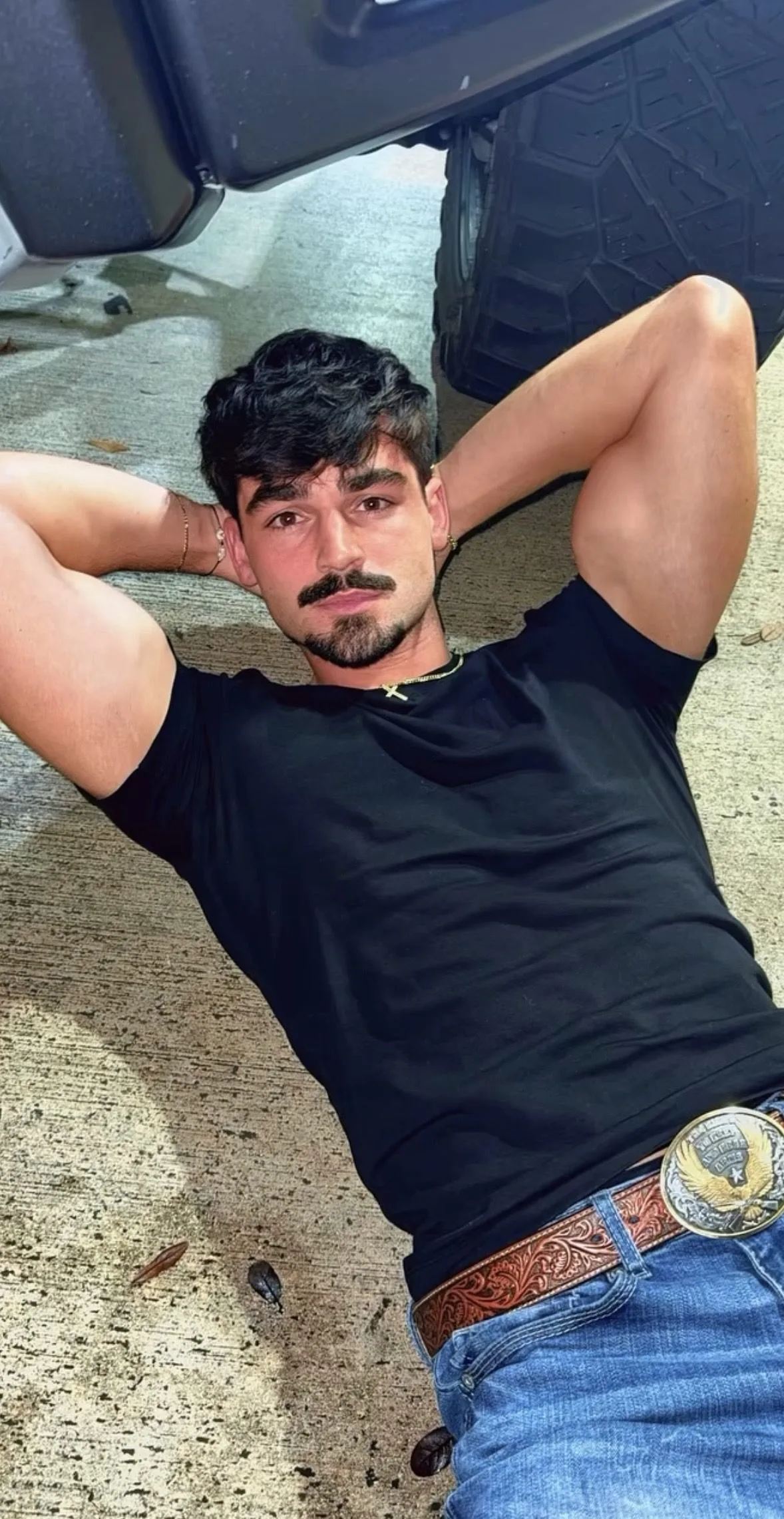 Gigolo service Hazratganj Lucknow